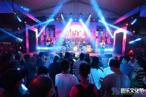 聲動(dòng)灣區(qū) 潮音正燃 美麗南方Live音樂派對(duì)舞臺(tái)藝術(shù)造型全解析